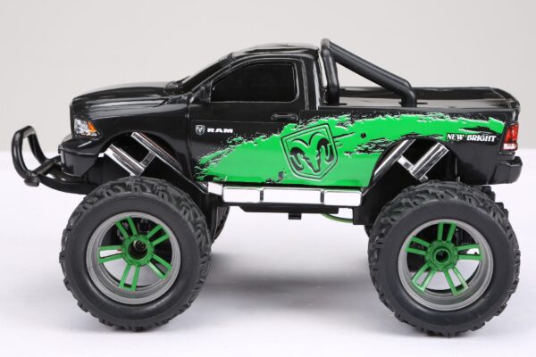 CARRO CONTROL REMOTO RAM NEW BRIGHT 1:16RC TRUCKS 2.4GHZ VERDE - Imagen 6