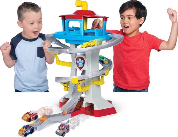 Juguete Paw Patrol, True Metal Adventure Bay Rescue Way Playset con 2 vehículos exclusivos, escala 1:55 - Imagen 7