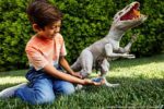Jurassic World Camp Cretácico Isla Nublar Super Colossal Indominus Rex 18.0 x 41.0 in Color realista, brazos y piernas movibles, golondrinas 20 mini figuras de acción - Imagen 8
