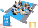 Manta de playa libre de arena grande para 4 – 7 adultos, impermeable bolsillo picnic manta con 6 estacas, manta al aire libre para viajes, camping, senderismo