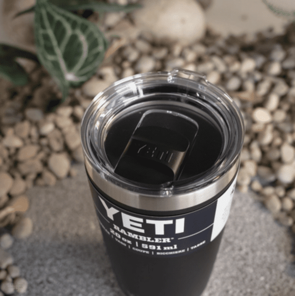 Termo Rambler vaso de 20 onzas de acero inoxidable, con aislamiento al vacío, con tapa MagSlider - Imagen 5