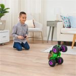 Monster Jam, Fuerza oficial de Grave Digger Freestyle, auto de control remoto, juguetes de camión monstruo para niños y adultos, escala 1:15 - Imagen 8