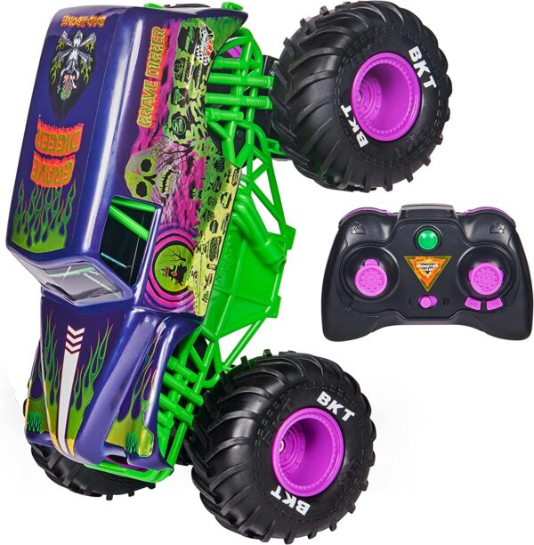 911ty67RzsL._AC_SL1500_ Monster Jam, Fuerza oficial de Grave Digger Freestyle, auto de control remoto, juguetes de camión monstruo para niños y adultos, escala 1:15 - Imagen 1