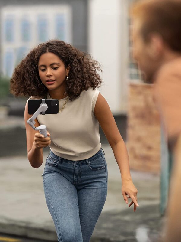 DJI OM 5 - Estabilizador de cardán para teléfono inteligente, cardán de 3 ejes, varilla de extensión integrada, portátil y plegable, cardán Android y iPhone con ShotGuides, estabilizador de vlogging, YouTube TikTok Video, gris - Imagen 2