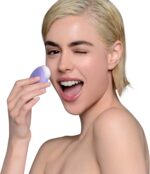 FOREO LUNA Play Plus 2 - Cepillo de limpieza facial de silicona y exfoliante facial, todo tipo de piel, para una piel limpia y saludable, mejora la absorción de productos para el cuidado de la piel facial - Imagen 2