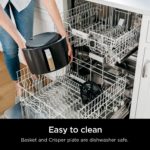 Ninja AF150AMZ - Freidora de aire XL, 5.5 cuartos de galón, capacidad que puede freír al aire, asar al aire, hornear, recalentar y deshidratar, con apto para lavavajillas, cesta antiadherente y plato crujiente y una guía de recetas inspirada en el chef, color gris - Imagen 4