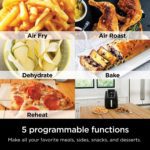 Ninja AF150AMZ - Freidora de aire XL, 5.5 cuartos de galón, capacidad que puede freír al aire, asar al aire, hornear, recalentar y deshidratar, con apto para lavavajillas, cesta antiadherente y plato crujiente y una guía de recetas inspirada en el chef, color gris - Imagen 2