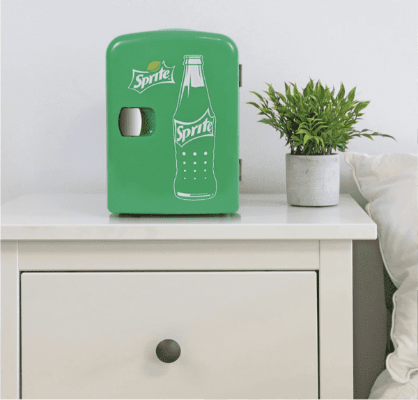 Mini Refrigerador Sprite - Enfriador/calentador portátil de 4 litros, refrigerador de viaje personal compacto para aperitivos, almuerzo, bebidas, cosméticos, incluye cables de 12 V y CA, bonito accesorio de escritorio para el hogar, oficina, dormitorio, viajes, color verde - Imagen 7