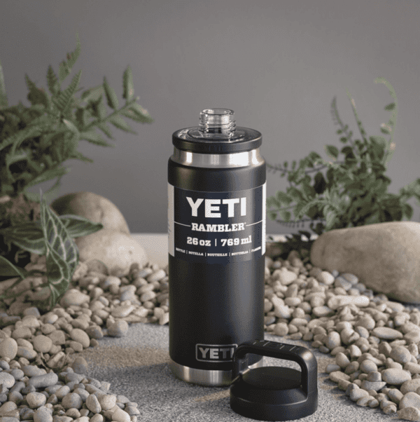 YETI Rambler  - Botella de 26 onzas, aislada al vacío, de acero inoxidable con tapa - Imagen 1