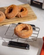 Revolution Estante para calentar tostadoras: calienta suavemente croissants, bollos, magdalenas, pasteles, galletas, pizza, pretzels, tortillas y otros alimentos, la bandeja más cálida para ti - Imagen 2