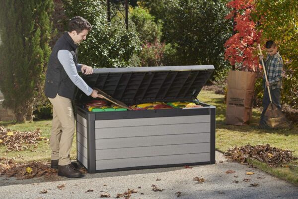 Keter Denali Caja de resina grande de 150 galones para organizar y almacenar muebles de patio, cojines de exterior, herramientas de jardín y juguetes de piscina, gris y negro - Imagen 10