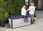 Keter Denali Caja de resina grande de 150 galones para organizar y almacenar muebles de patio, cojines de exterior, herramientas de jardín y juguetes de piscina, gris y negro - Imagen 7