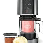 Ninja NC300 CREAMi - Máquina para hacer helados, para gelato, mezclas, batidos, sorbete, cuencos de batidos y más, 5 programas de un solo toque, con (2) recipientes de pinta y tapas, tamaño compacto,